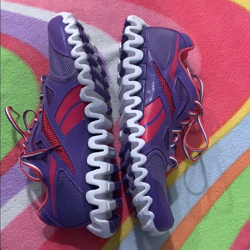 Never Worn Reebok - Picture 2 of 6